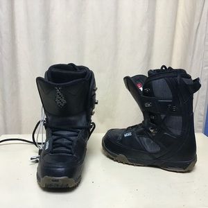 Men’s Black Vans Ski Boots